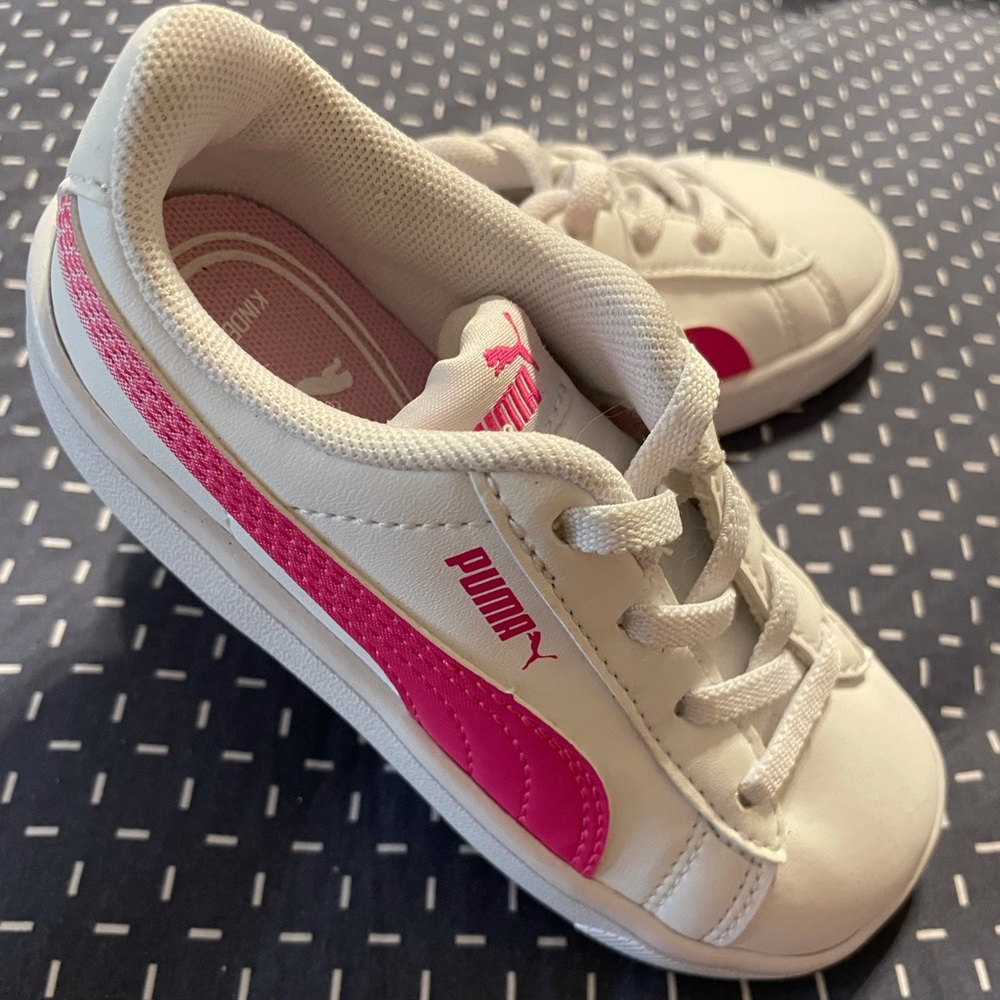 Girls Puma White And Pink Tennis Shoes size 9